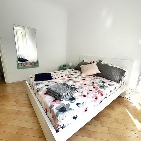 Ampio E Accogliente Bilocale - Fara 1, Porta Nuova Apartman Milánó Kültér fotó