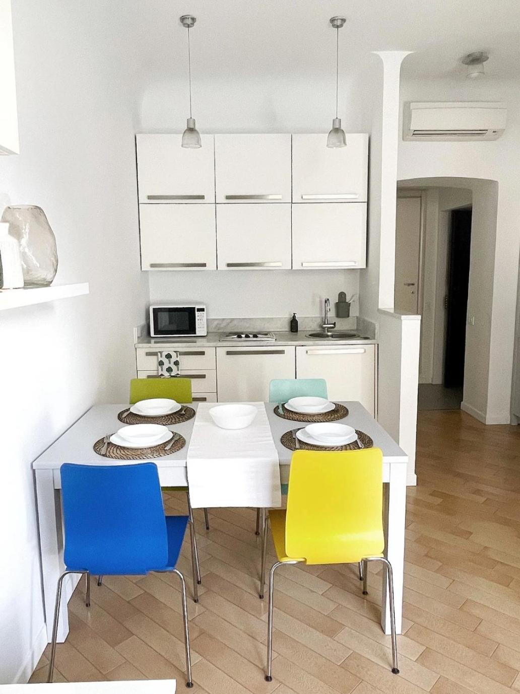 Ampio E Accogliente Bilocale - Fara 1, Porta Nuova Apartman Milánó Kültér fotó