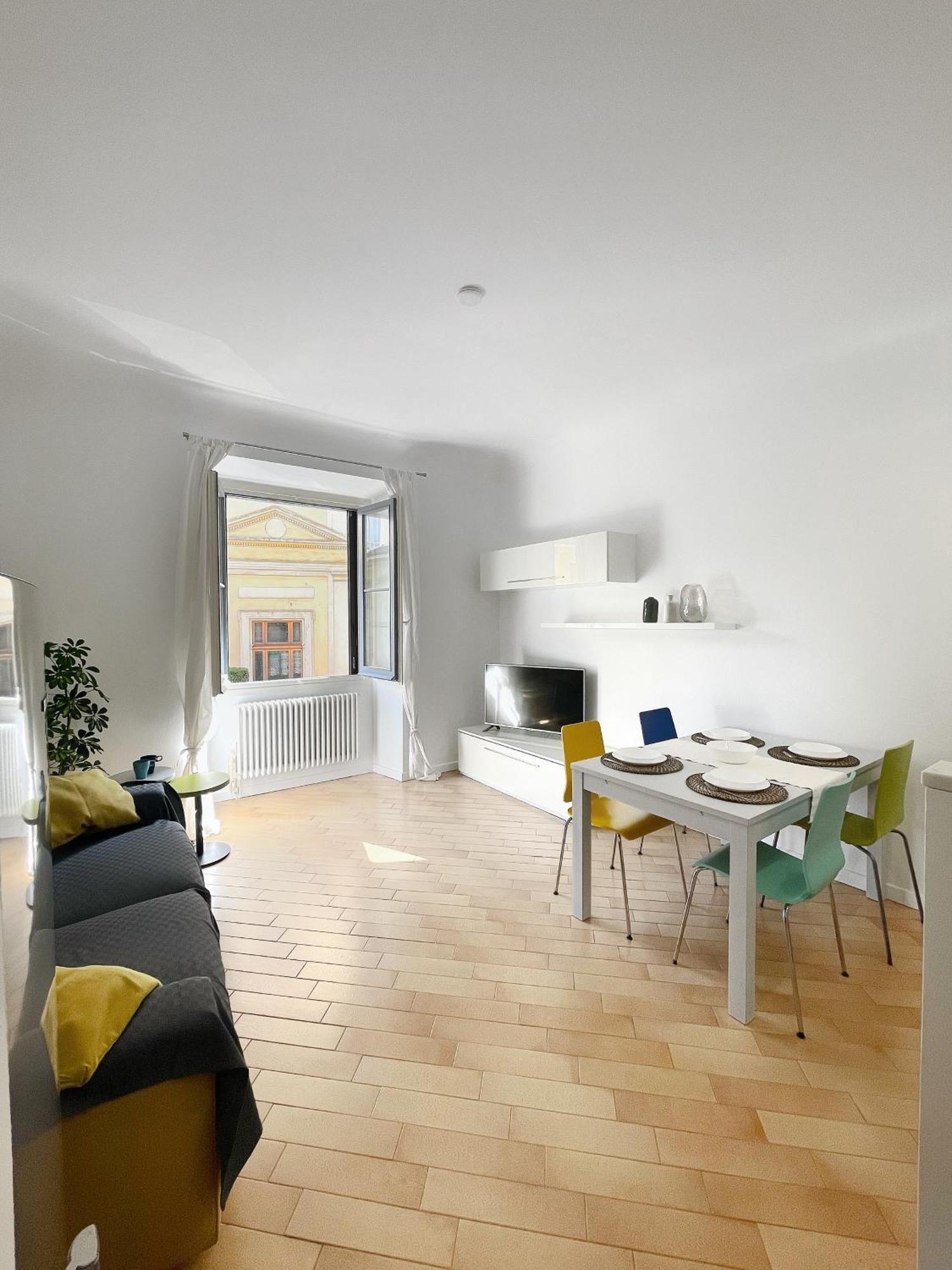 Ampio E Accogliente Bilocale - Fara 1, Porta Nuova Apartman Milánó Kültér fotó